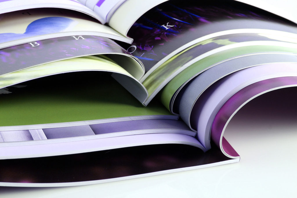 Many color magazines Petit format d'impression